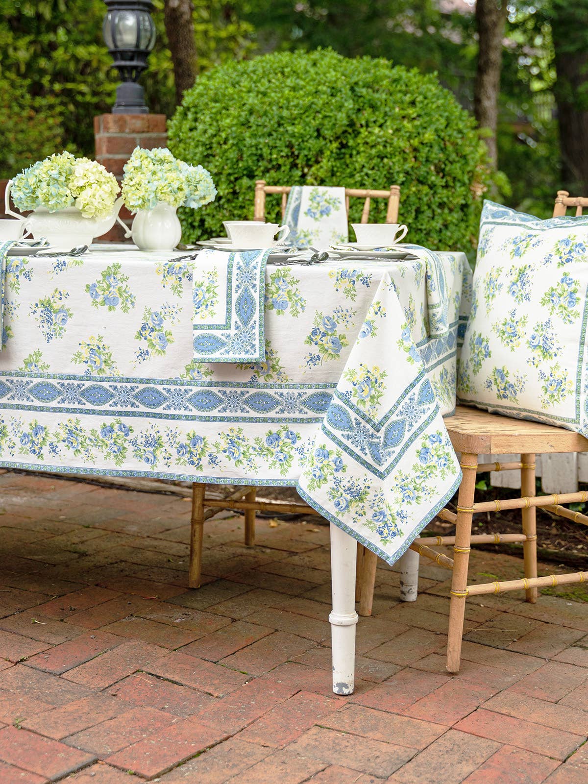 Table set by using Estella Tablecloth by April Cornell.