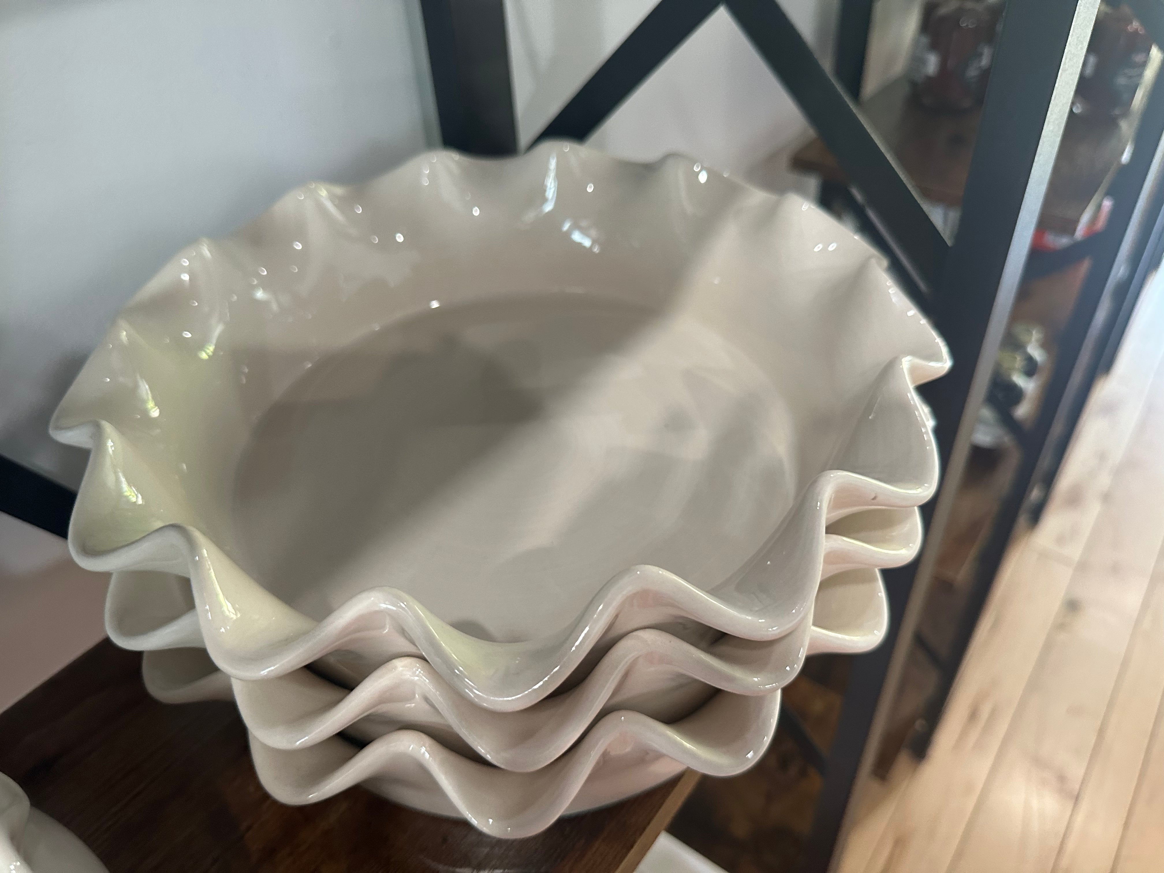 Signature White Ruffle Pie Dish | Sudha's Emporium